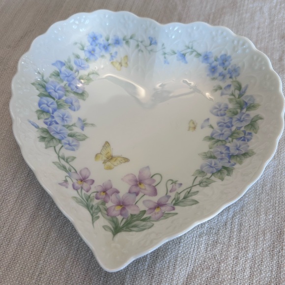 Mikasa Other - Mikasa Thinking of you heart shaped dish.